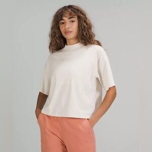 Lululemon LA mock neck boxy grey t-shirt size 10